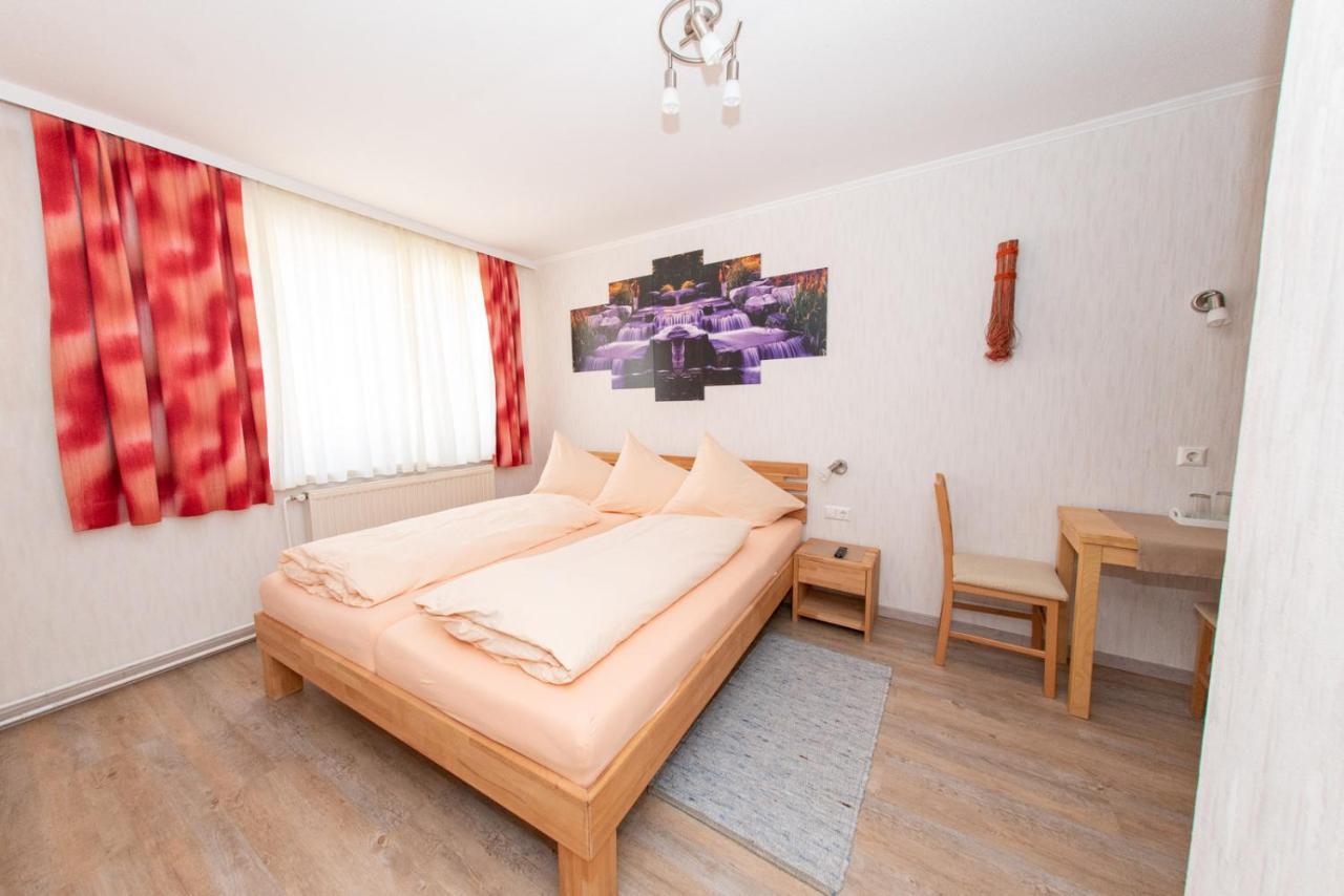 Gaestehaus-Pension Familie Dwars Spitz an der Donau Exteriör bild