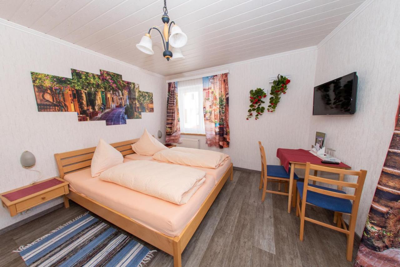 Gaestehaus-Pension Familie Dwars Spitz an der Donau Exteriör bild